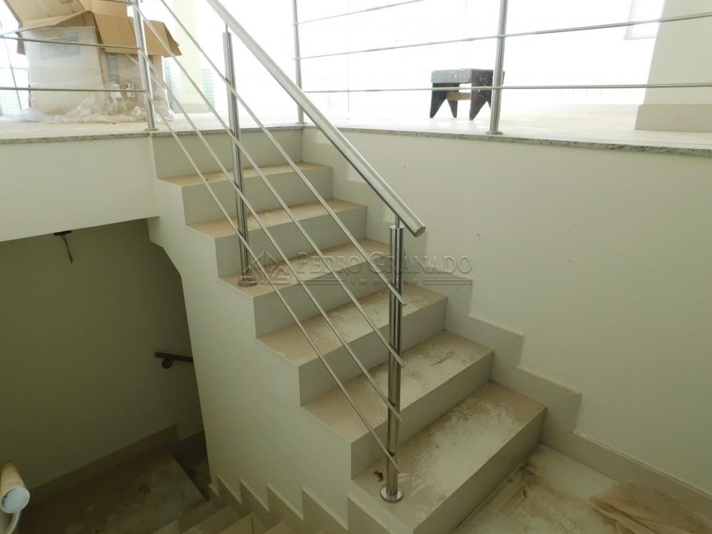 Maringa Apartamento Locacao R$ 3.000,00 Condominio R$1.000,00 3 Dormitorios 3 Suites Area construida 160.00m2 Maringa Apartamento Locacao R$ 3.000,00 Condominio R$1.000,00 3 Dormitorios 3 Suites Area construida 160.00m2